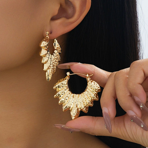Wholesale Women's Geometric Leaf Pattern Electroplated Alloy Stainless Steel Earrings Luxury Versatile Jewelry