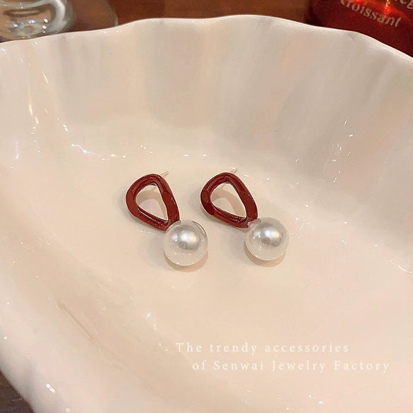 Wholesale Women's Geometric Pearl Alloy Earrings With Electroplating Design