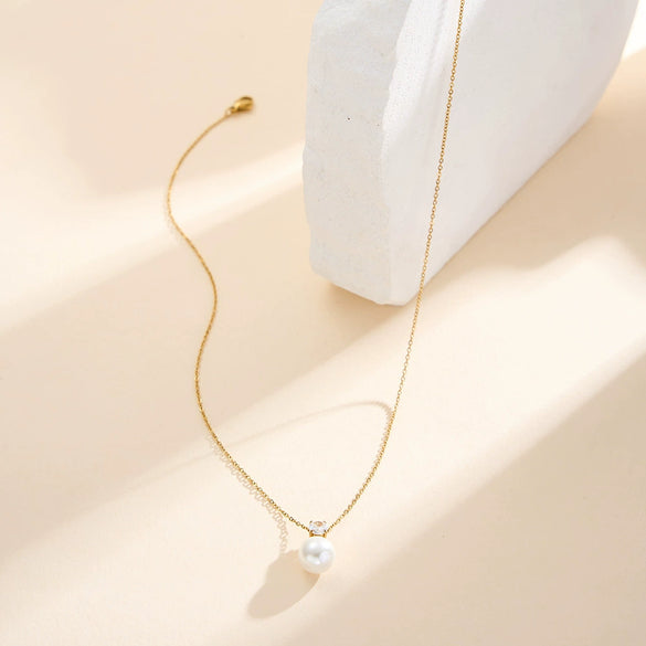 Wholesale Women's Geometric Pearl Diamondencrusted Pendant Electroplated Calendering Chain Necklace