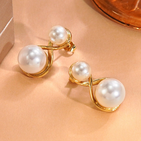 Wholesale Women's Geometric Pearl Goldplated Stainless Steel Earrings Light Luxury Design