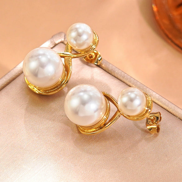 Wholesale Women's Geometric Pearl Goldplated Stainless Steel Earrings Light Luxury Design
