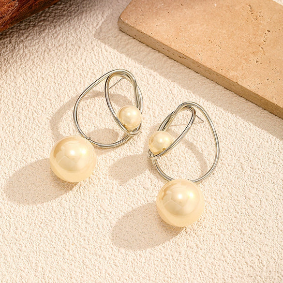 Wholesale Women's Geometric Pearl Hoop Earrings With Vacuum Real Gold Plating In Pvd Furnace