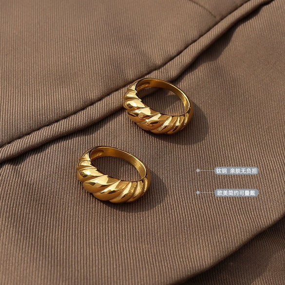 Wholesale Women's Geometric Retro Thread Wave Surface Casting Titanium Steel 18K Gold Plated Ring