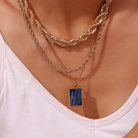 Wholesale Women's Geometric Retro Versatile Titanium Steel And Stainless Steel 18K Gold Plated Round Pendant Necklace