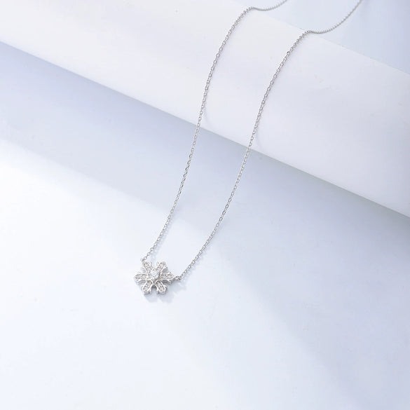 Wholesale Women's Geometric Rhinestone Inlaid 925 Sterling Silver Snowflake Pendant Necklace With Cross Chain Ins Style
