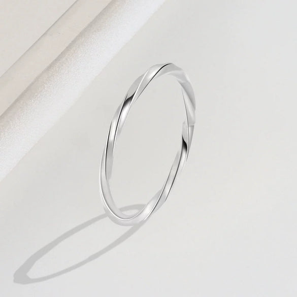 Wholesale Women's Geometric S925 Sterling Silver Ring With Electroplating And Twist Design