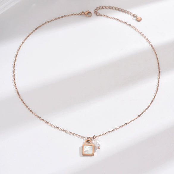 Wholesale Women's Geometric Stainless Steel And Titanium Steel Electroplated Pendant Necklace With Key Lock Design