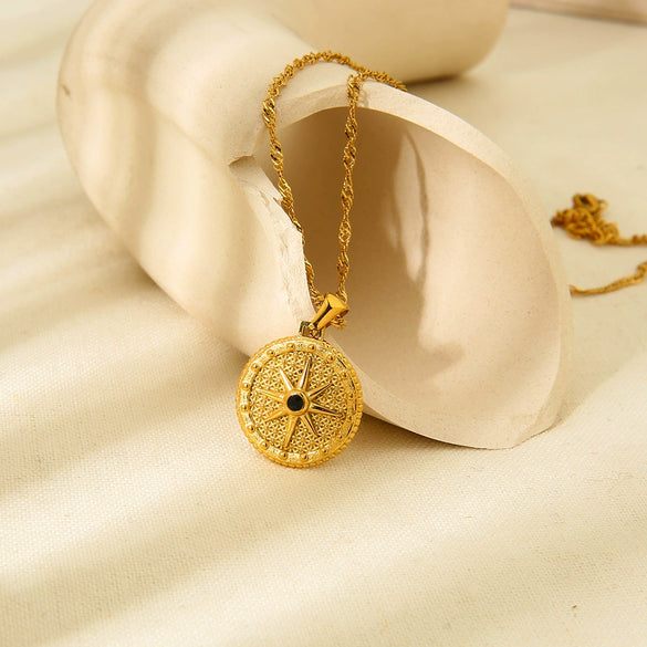 Wholesale Women's Geometric Stainless Steel And Titanium Steel Star Pendant Necklace With 18K Gold Plating And Water Wave Chain