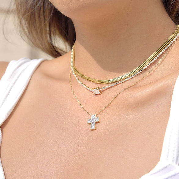 Wholesale Women's Geometric Stainless Steel Cross Necklace With Vacuum Real Gold Plating In Pvd Furnace
