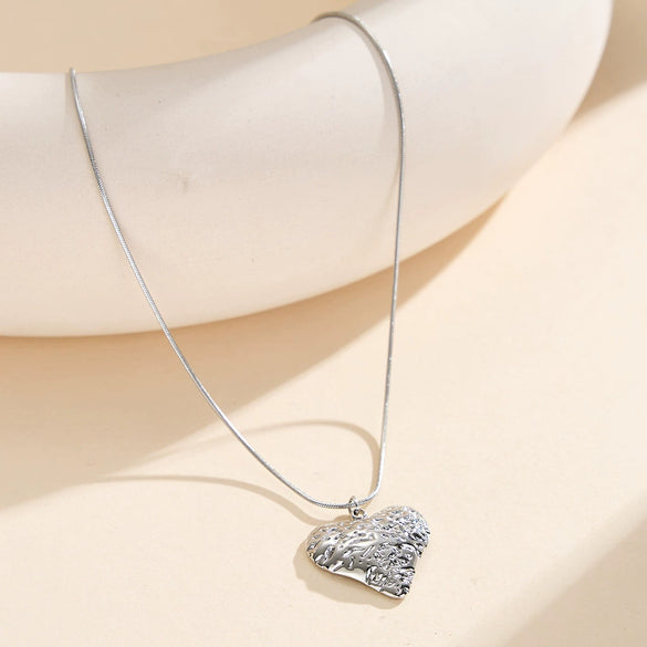 Wholesale Women's Geometric Stainless Steel Electroplated Calendering Chain Heart Pendant Clavicle Chain