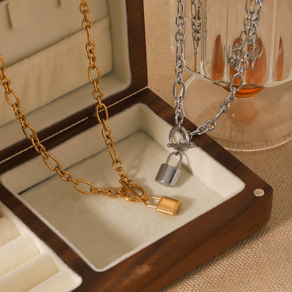 Wholesale Women's Geometric Stainless Steel Electroplated Cross Chain Pendant Necklace