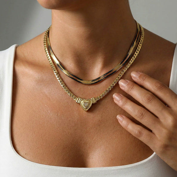 Wholesale Women's Geometric Stainless Steel Electroplated Diamondencrusted Love Necklace