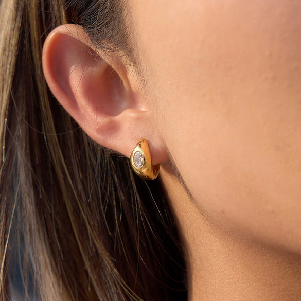 Wholesale Women's Geometric Stainless Steel Electroplated Eggshaped Zircon Earrings