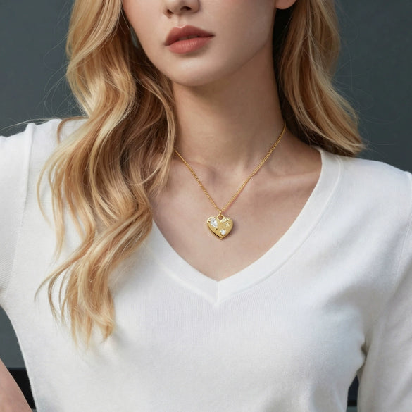 Wholesale Women's Geometric Stainless Steel Electroplated Heartshaped Pendant Necklace