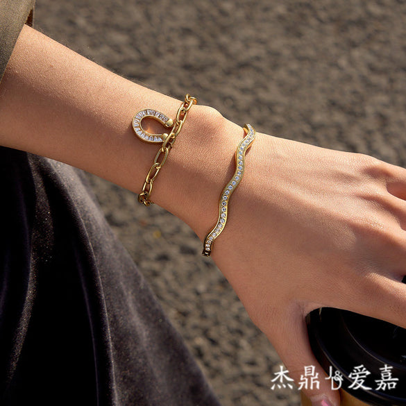 Wholesale Women's Geometric Stainless Steel Electroplated Horseshoe Ushaped Bracelet And Necklace Jewelry