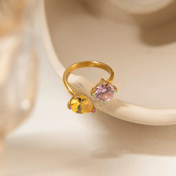 Wholesale Women's Geometric Stainless Steel Electroplated 18K Gold Yellow And Pink Dropshaped Zircon Ring Accessories