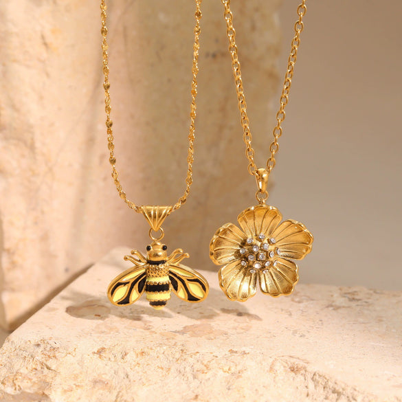 Wholesale Women's Geometric Stainless Steel Electroplated Pendant Necklace For Office Ladies