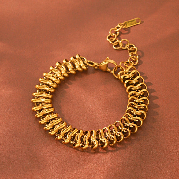 Wholesale Women's Geometric Stainless Steel Gold Plated Handwoven Cuban Chain Bracelet