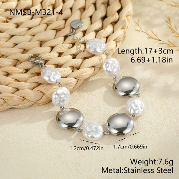 Wholesale Women's Geometric Stainless Steel 18K Electroplated Round Pendant Bracelet In Light Luxury Style