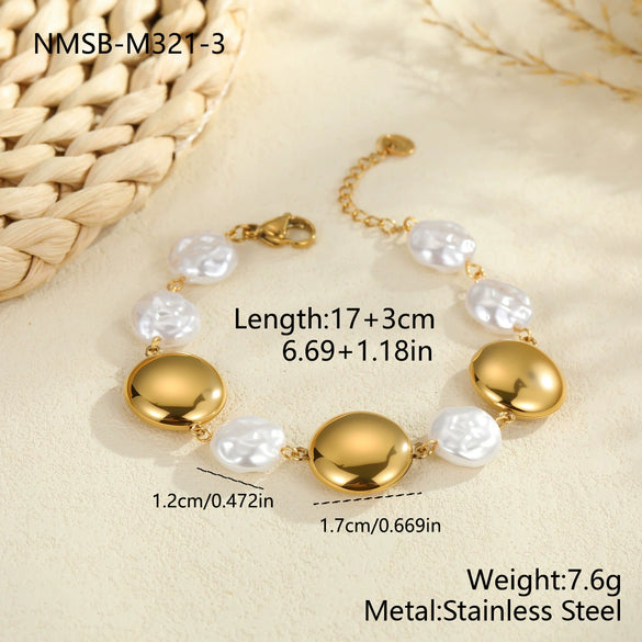 Wholesale Women's Geometric Stainless Steel 18K Electroplated Round Pendant Bracelet In Light Luxury Style
