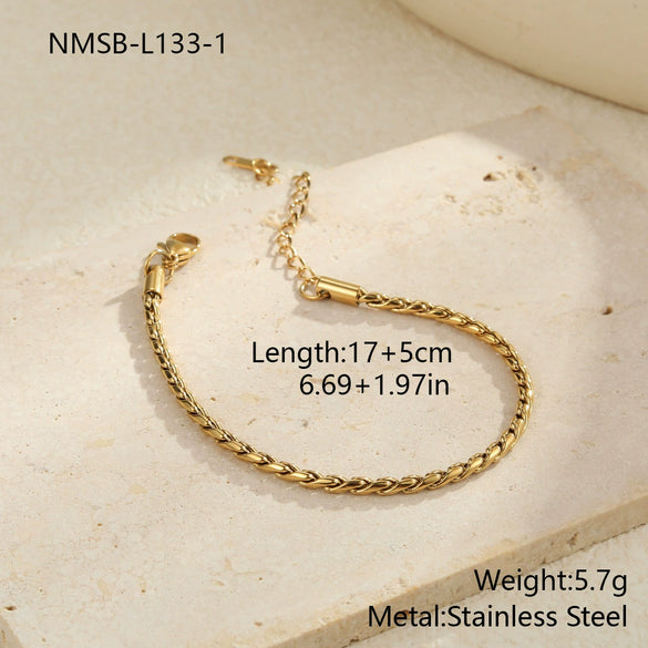 Wholesale Women's Geometric Stainless Steel 18K Gold Plated Chain Necklace Light Luxury Minimalist Fashionable Jewelry