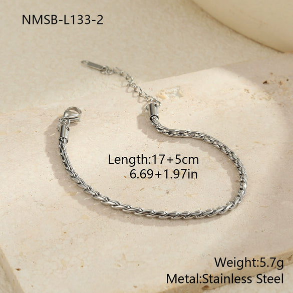 Wholesale Women's Geometric Stainless Steel 18K Gold Plated Chain Necklace Light Luxury Minimalist Fashionable Jewelry