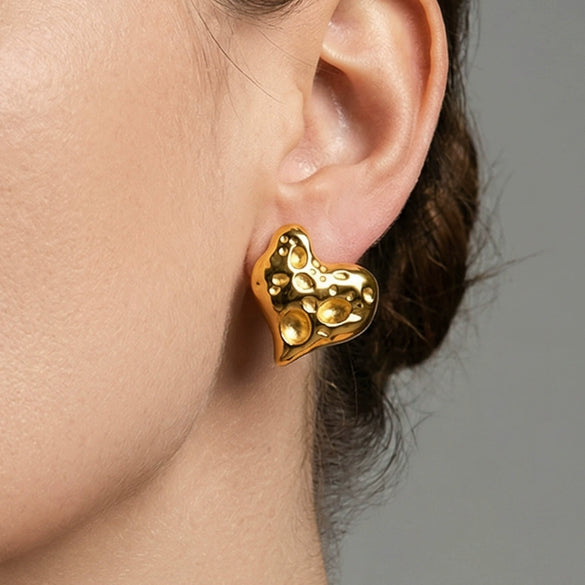 Wholesale Women's Geometric Stainless Steel 18K Gold Plated Hammered Texture Peach Heart Earrings