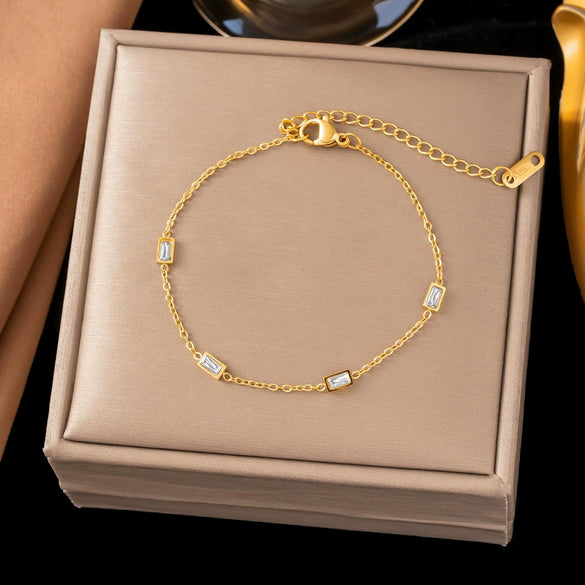 Wholesale Women's Geometric Stainless Steel Real Gold Plated Bracelet With Four Leaf Clover Pendant
