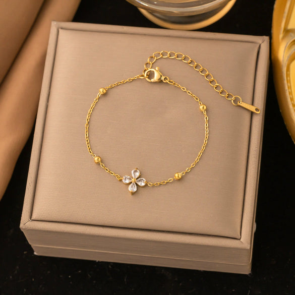Wholesale Women's Geometric Stainless Steel Real Gold Plated Bracelet With Four Leaf Clover Pendant