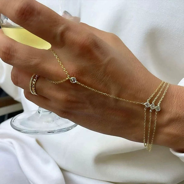 Wholesale Women's Geometric Stainless Steel Real Gold Plated Interlocking Bracelet Light Luxury Highend Jewelry