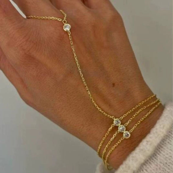 Wholesale Women's Geometric Stainless Steel Real Gold Plated Interlocking Bracelet Light Luxury Highend Jewelry