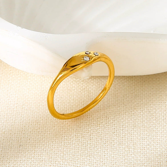 Wholesale Women's Geometric Stainless Steel Ring With 18K Gold Electroplating