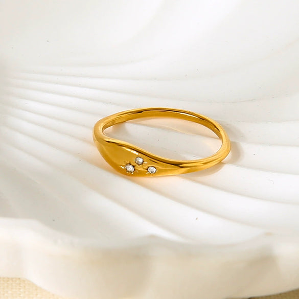 Wholesale Women's Geometric Stainless Steel Ring With 18K Gold Electroplating