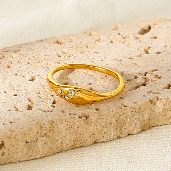 Wholesale Women's Geometric Stainless Steel Ring With 18K Gold Electroplating