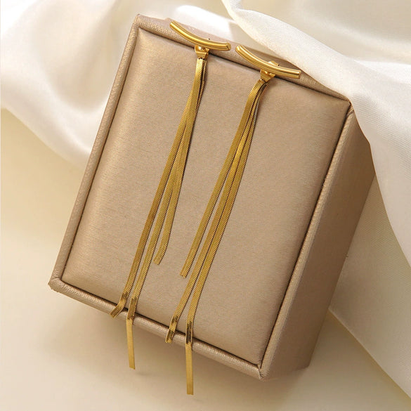 Wholesale Women's Geometric Stainless Steel Tassel Gold Plated Earrings Old Money Style Jewelry