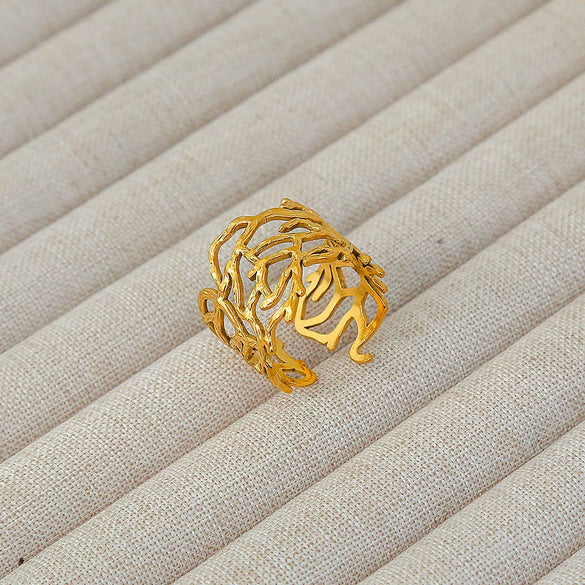 Wholesale Women's Geometric Stainless Steel Titanium Steel Ring With Geometric Plants And Flowers Pattern 18K Gold Electroplated Ins Style