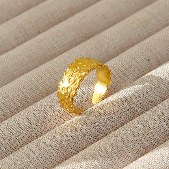 Wholesale Women's Geometric Stainless Steel Titanium Steel Ring With Geometric Plants And Flowers Pattern 18K Gold Electroplated Ins Style
