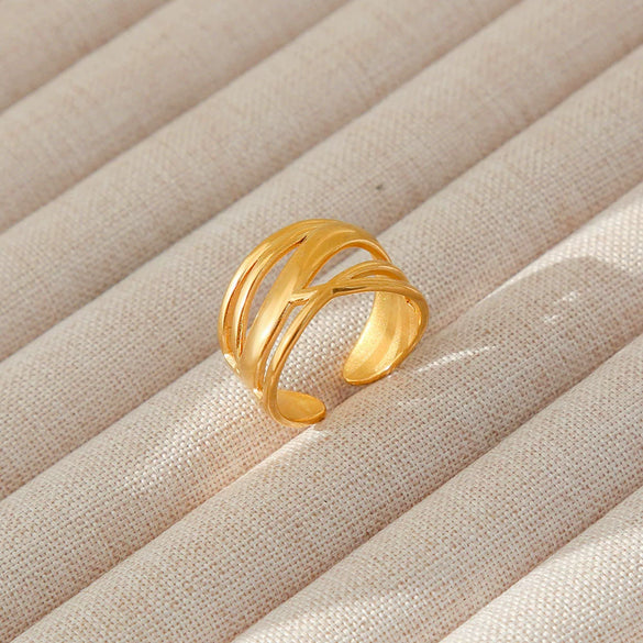 Wholesale Women's Geometric Stainless Steel Titanium Steel Ring With Geometric Plants And Flowers Pattern 18K Gold Electroplated Ins Style