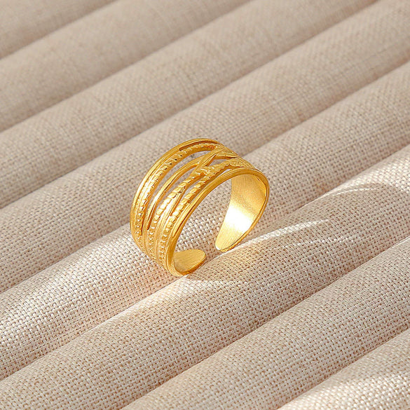 Wholesale Women's Geometric Stainless Steel Titanium Steel Ring With Geometric Plants And Flowers Pattern 18K Gold Electroplated Ins Style