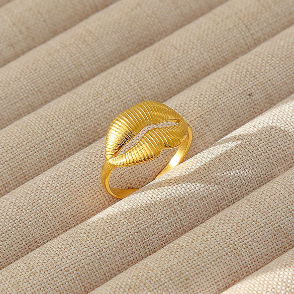 Wholesale Women's Geometric Stainless Steel Titanium Steel Ring With Geometric Plants And Flowers Pattern 18K Gold Electroplated Ins Style