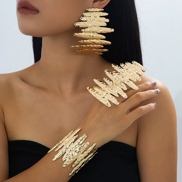 Wholesale Women's Geometric Sweet And Cool Style Electroplated Alloy Hand Jewelry And Earrings Accessories