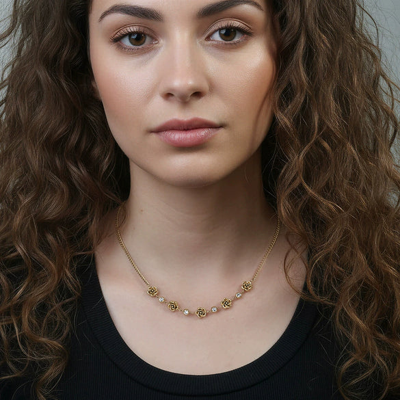 Wholesale Women's Geometric Titanium Steel And Stainless Steel Electroplated Camellia Necklace With Calendering Chain