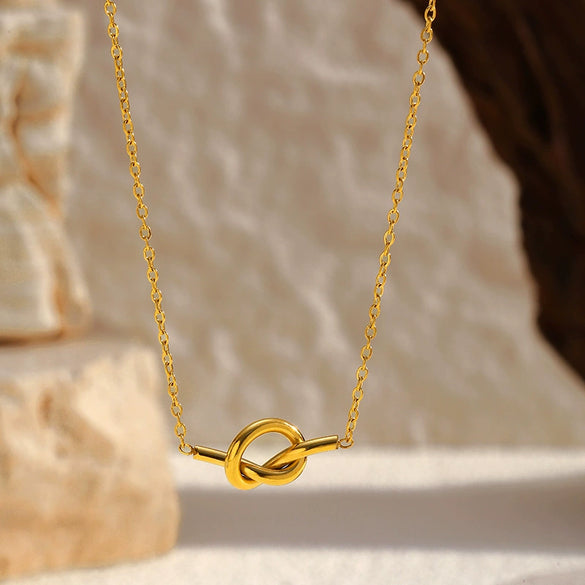 Wholesale Women's Geometric Titanium Steel Electroplated Clavicle Necklace