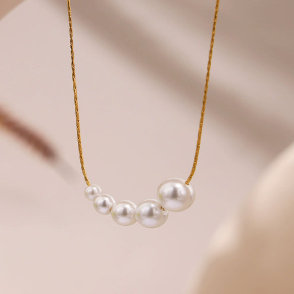 Wholesale Women's Geometric Titanium Steel Electroplated Five Bead Clavicle Necklace