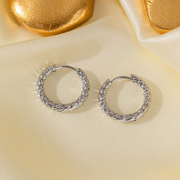 Wholesale Women's Geometric Titanium Steel Electroplated 18K Gold Round Earrings Simple Style