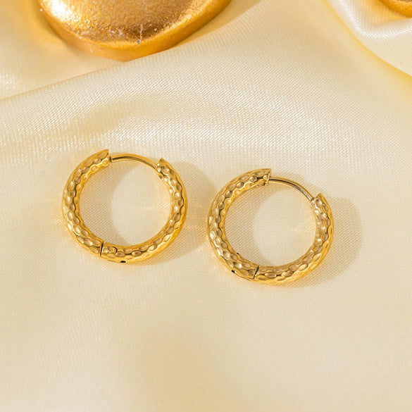 Wholesale Women's Geometric Titanium Steel Electroplated 18K Gold Round Earrings Simple Style