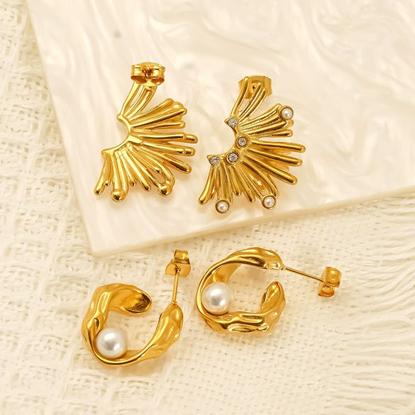 Wholesale Women's Geometric Ushape Imitation Pearl Titanium Steel Earrings Set With Pearls