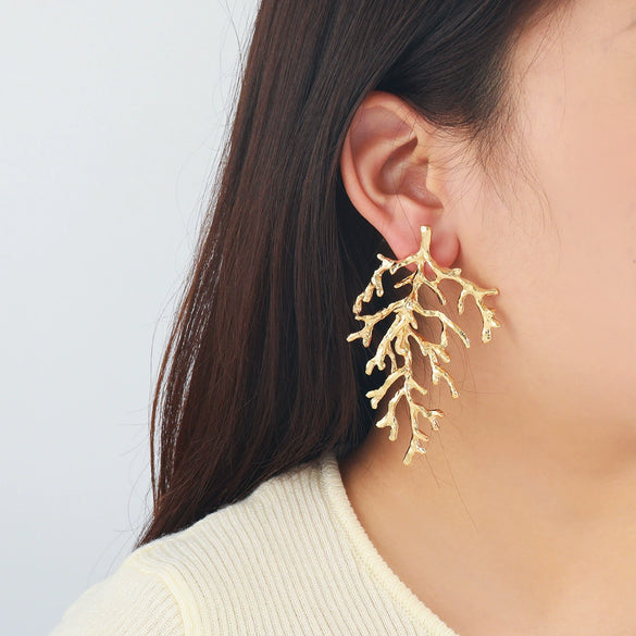 Wholesale Women's Geometric Zinc Alloy Electroplating Fashion Light Luxury Exaggerated Leaves Earrings