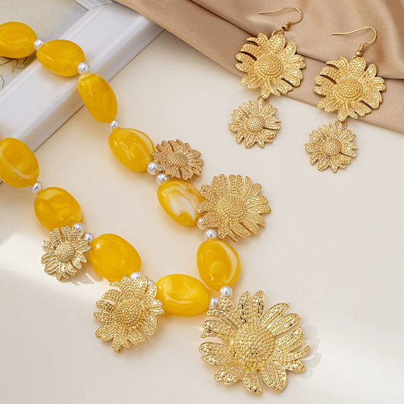 Wholesale Women's Gold Electroplated Alloy Jewelry Set With Geometric And Sunflower Patterns