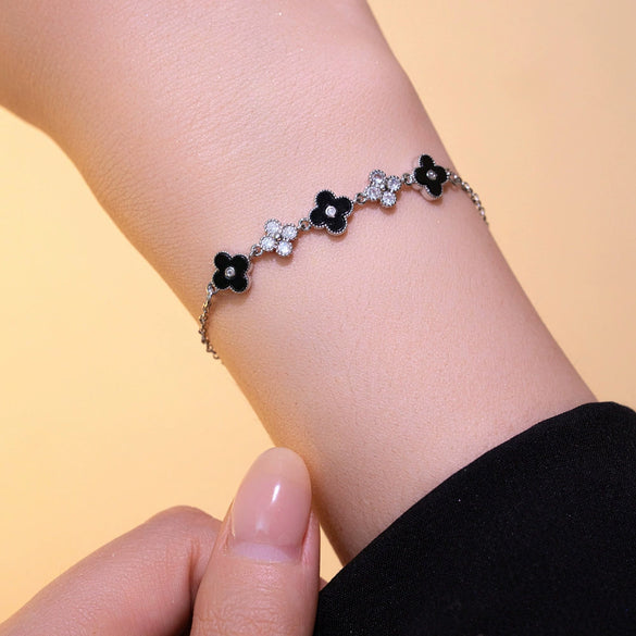 Wholesale Women's Gold Plated Geometric Titanium Steel And Copper Splicing Bracelet With Flower And Leaf Patterns